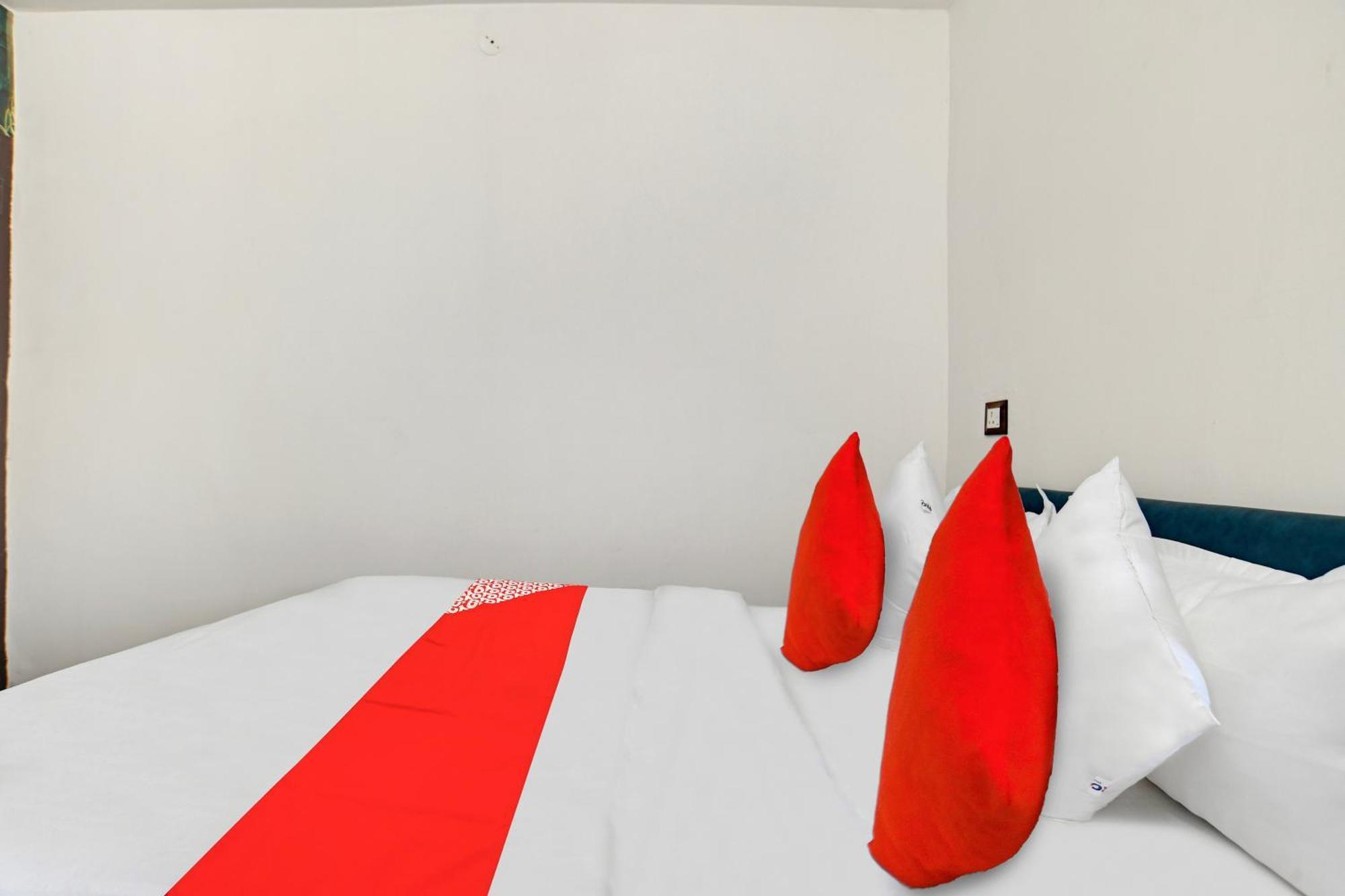 Oyo Flagship Hotel Shree United Indore Bagian luar foto