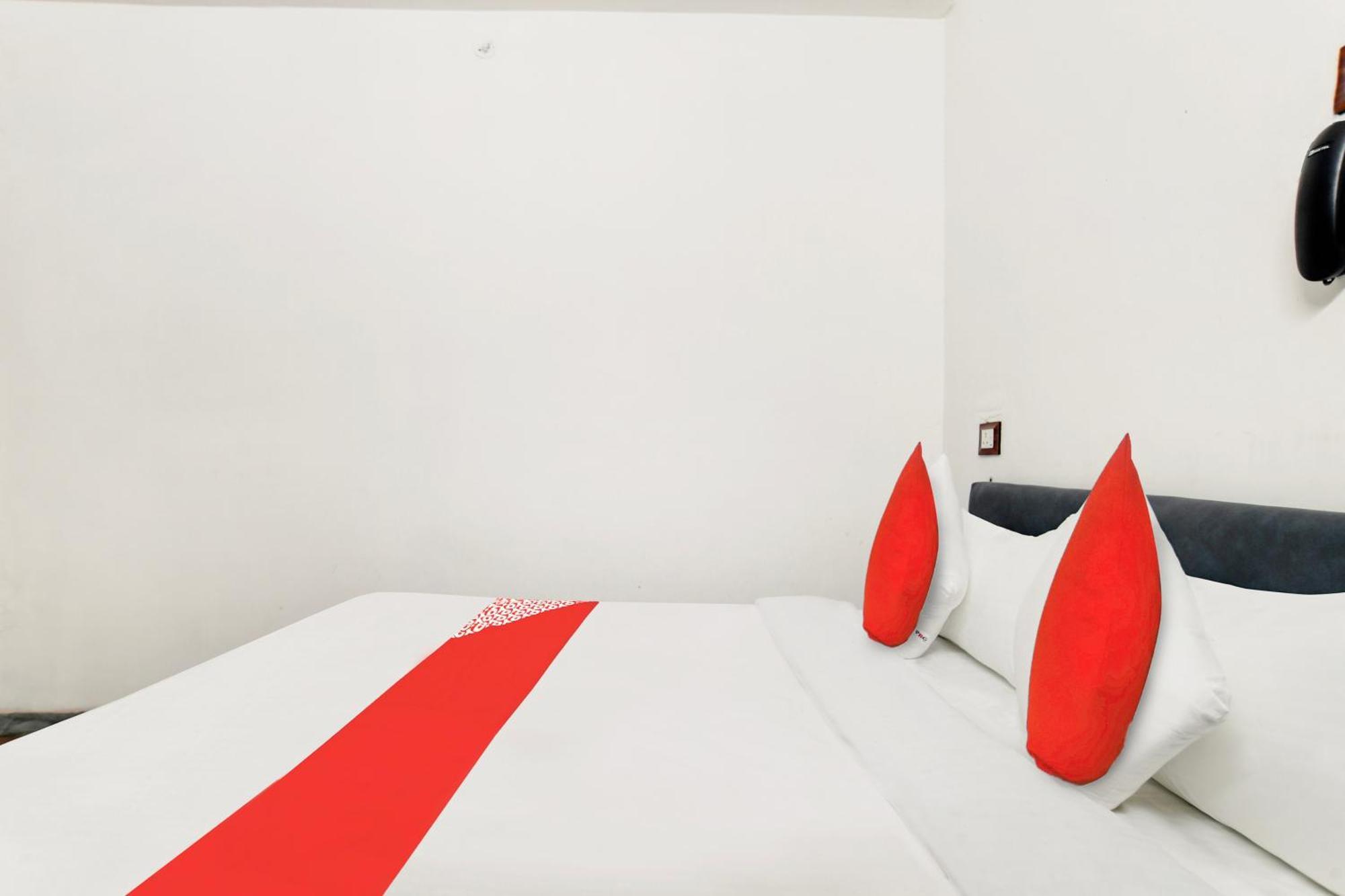 Oyo Flagship Hotel Shree United Indore Bagian luar foto