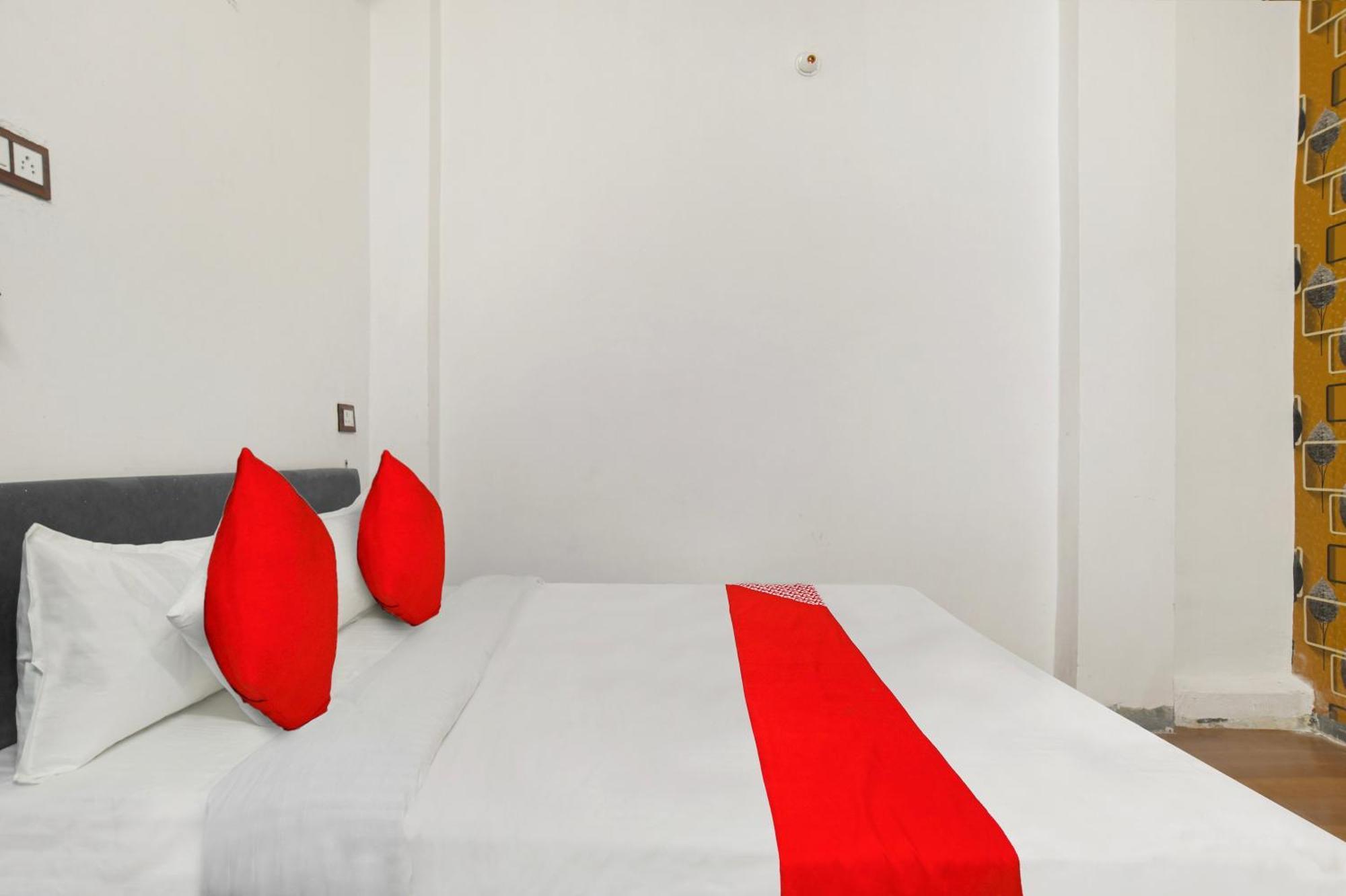 Oyo Flagship Hotel Shree United Indore Bagian luar foto