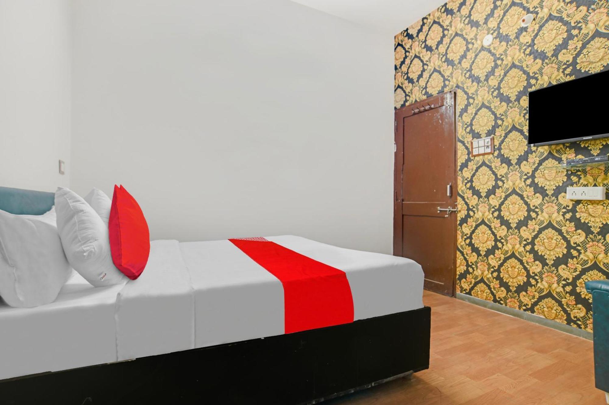 Oyo Flagship Hotel Shree United Indore Bagian luar foto