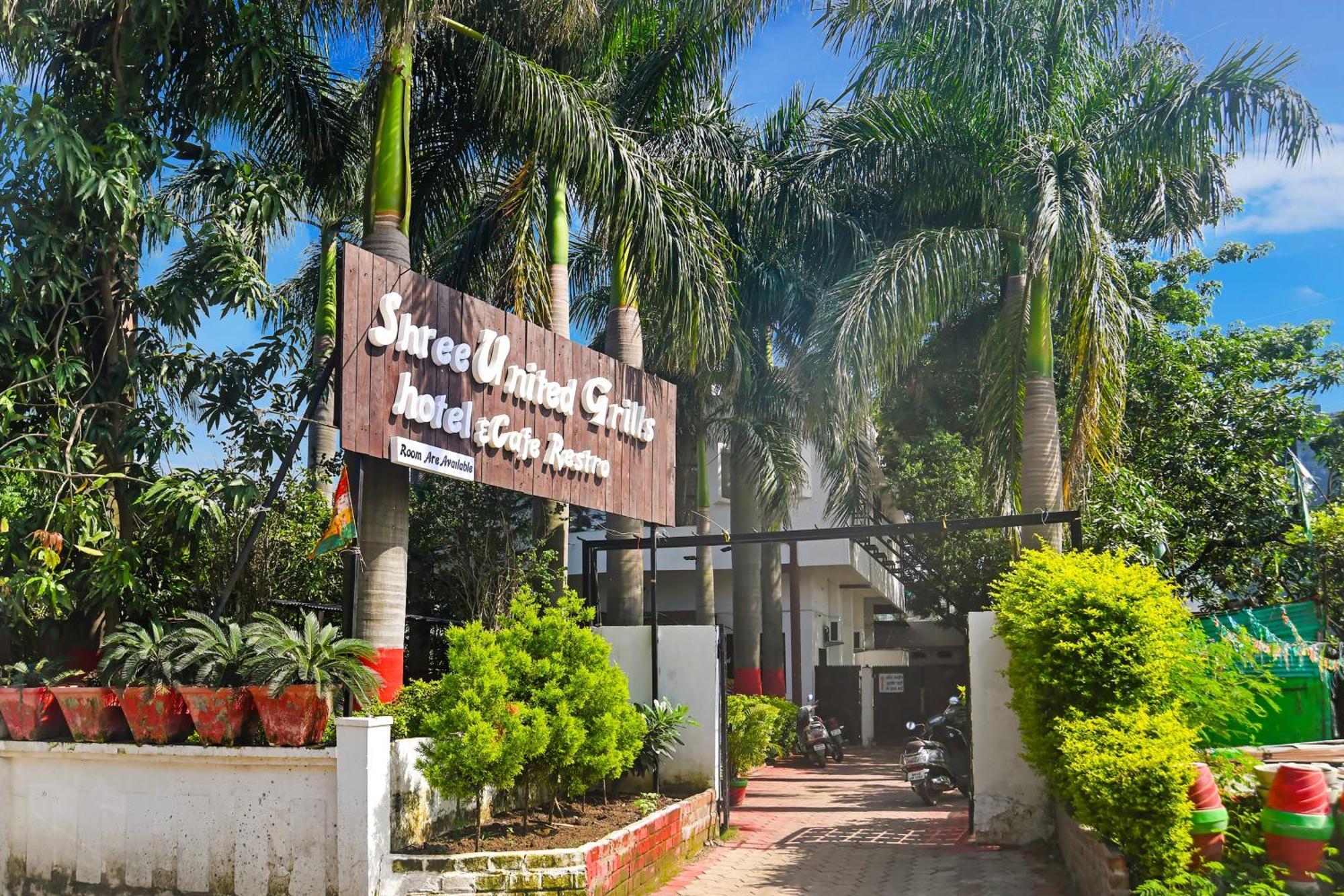 Oyo Flagship Hotel Shree United Indore Bagian luar foto